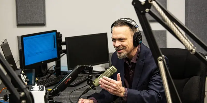Tom Jordan in Studio