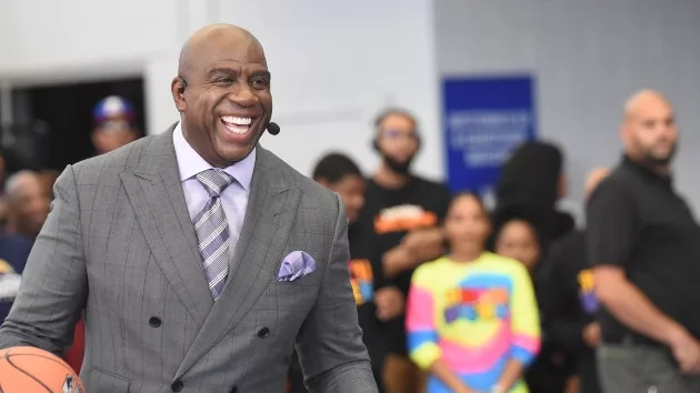 e_magicjohnson_103023_239337