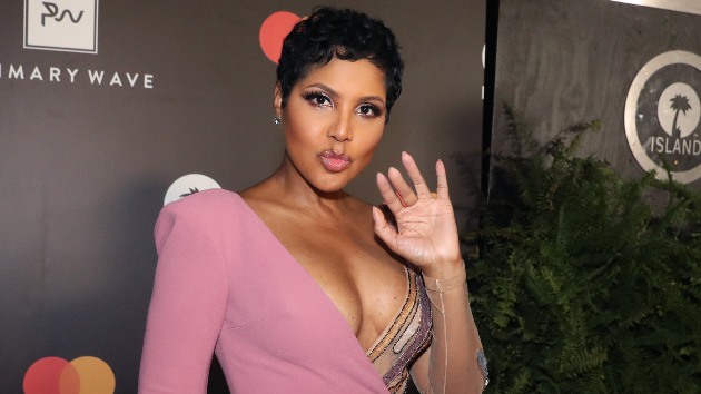 getty_tonibraxton_020124563800