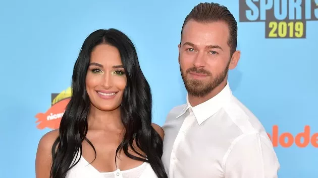 getty_nikkiartem_091224195036