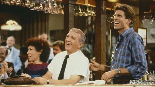 getty_cheers_10012024836777