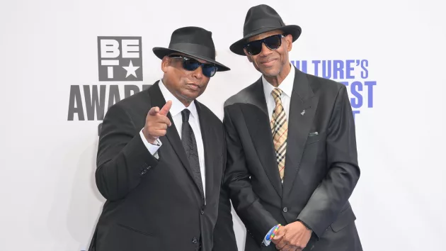 getty_jimmyjamterrylewis_1625133970
