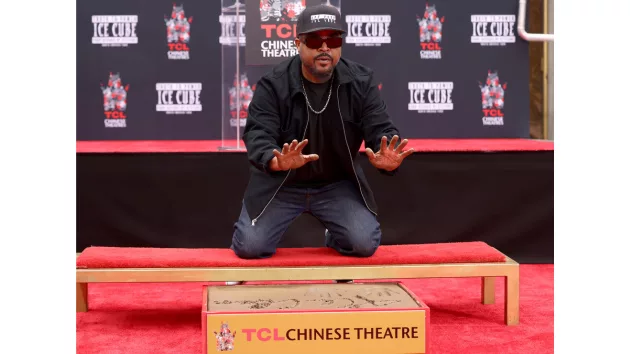 getty_icecube_41625636927