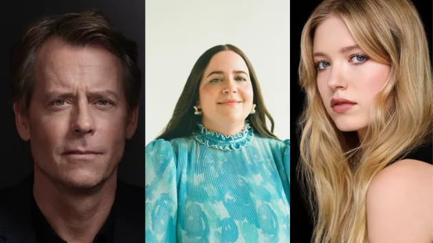 e_holesdisneyplus_042225625994