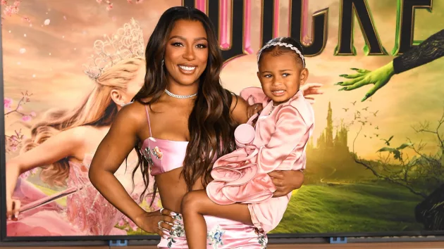 getty_victoriamonethazel_5012592105