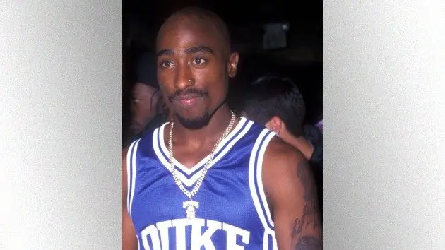 getty_tupacshakurwearingchain_082525_0624698