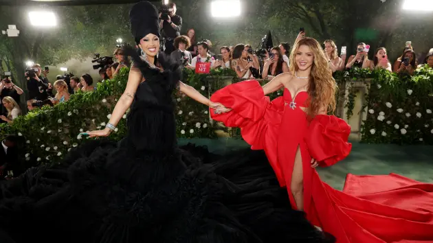 getty_cardibshakira_1062556853