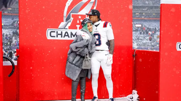 getty_cardibdiggs_012626826040