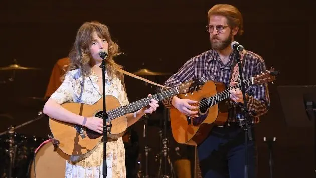 getty_mayahawkechristianleehuston_021526615417