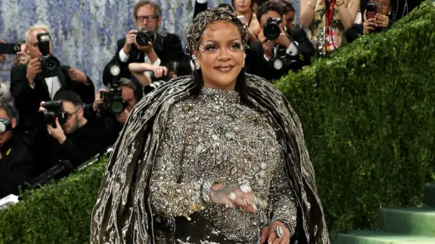 gma_rihanna_5526812281