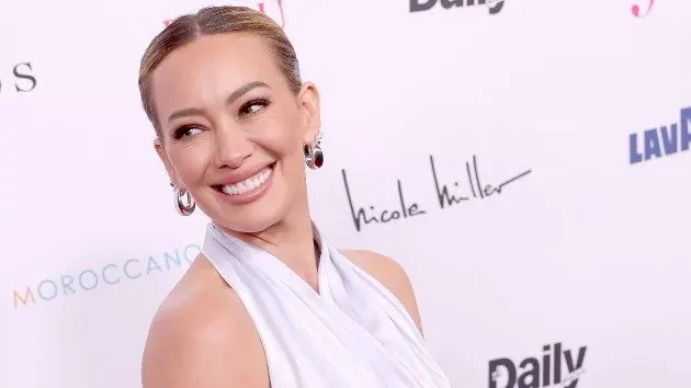 getty_hilary20duff20white20dress_051226592284