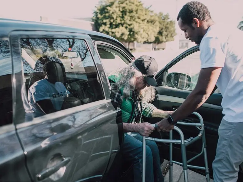 unique-hand-transportation-help