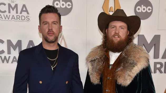 m_brothersosbornecmaawards2022redcarpetabc183621
