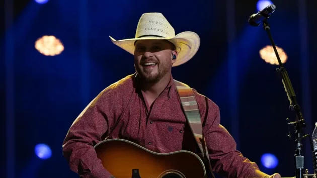 m_codyjohnsoncmafest2023redshirtabc89943