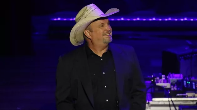 g_garthbrooksnsai202320nashvillesongwriterawards720194