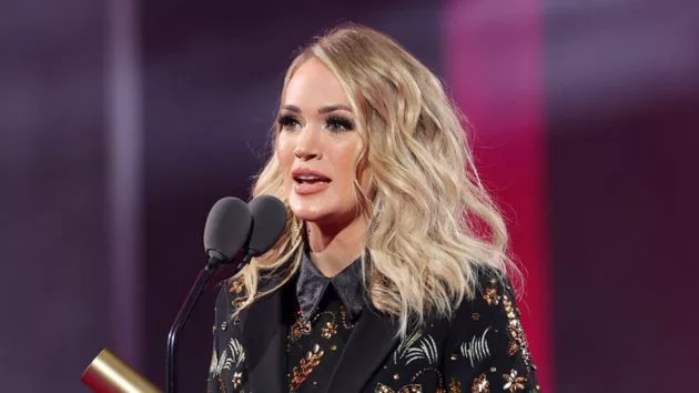 m_carrieunderwood2022peopleschoiceawardsnbc80023