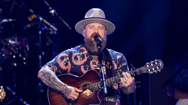 m_zacbrowncmaawards2023disneyfrankmicelotta454310