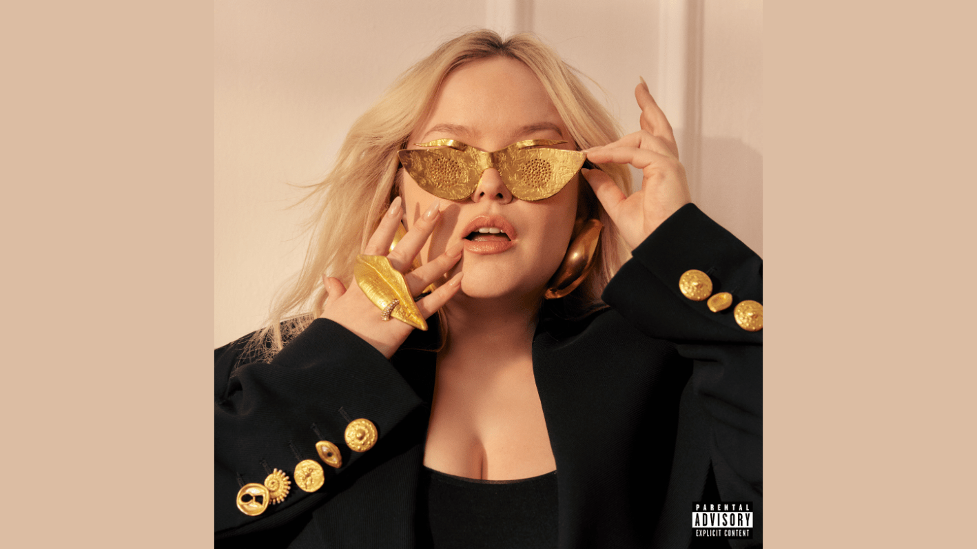 e_nicolacoughlan_06282438964