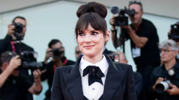 e_winona_ryder_08302024728998