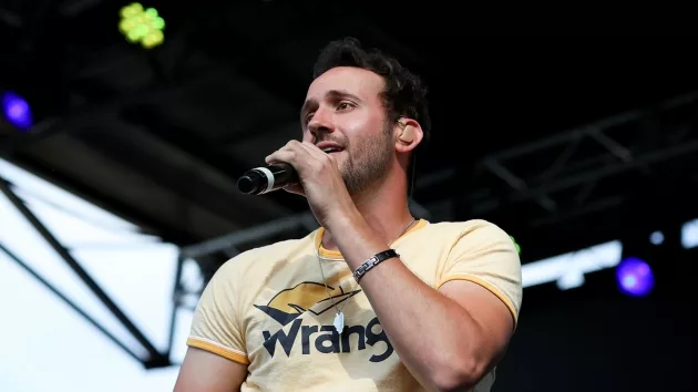 getty_drewbaldridgeyellowtshirt28653