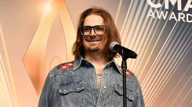 m_hardycmaawards2023backstagedisneyfrankmicelotta608324