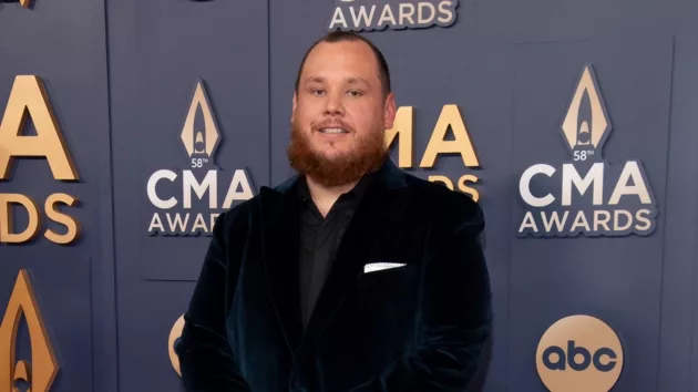m_lukecombs2024cmaawardsredcarpetdisneyscottkirkland352310