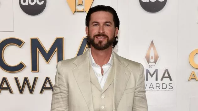 m_rileygreen2023cmaawardsdisneyscottkirkland672692
