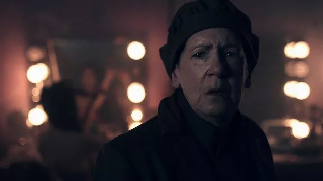 e_handmaidstale_040125128021