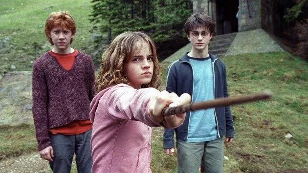getty_harrypotter_041425344788