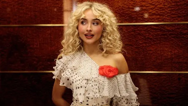 m_sabrinacarpentersnlpromo_101525778822