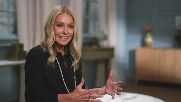 e_kellyripa_111125327934