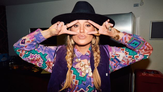 m_laineywilsonkeepincountrycoolnetflix634878