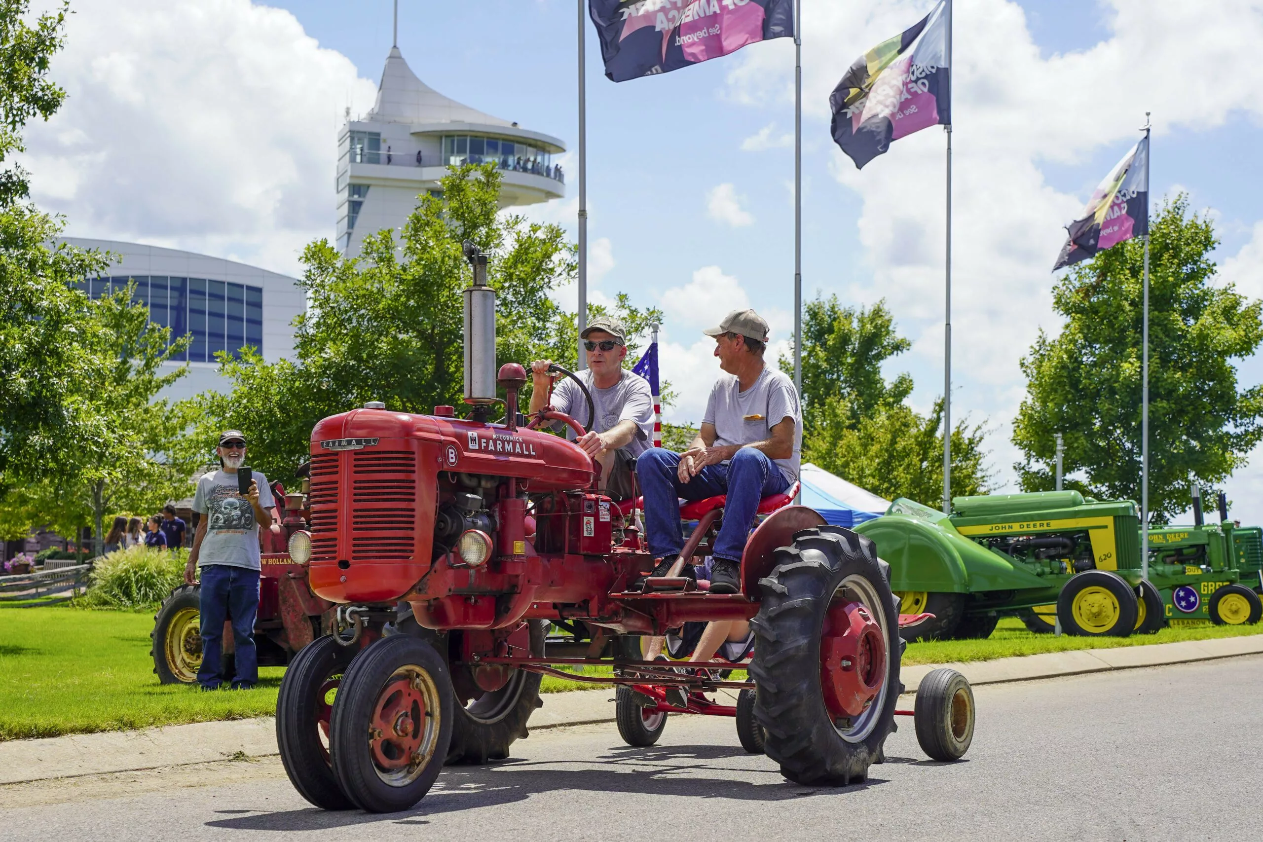 high-res-tractor