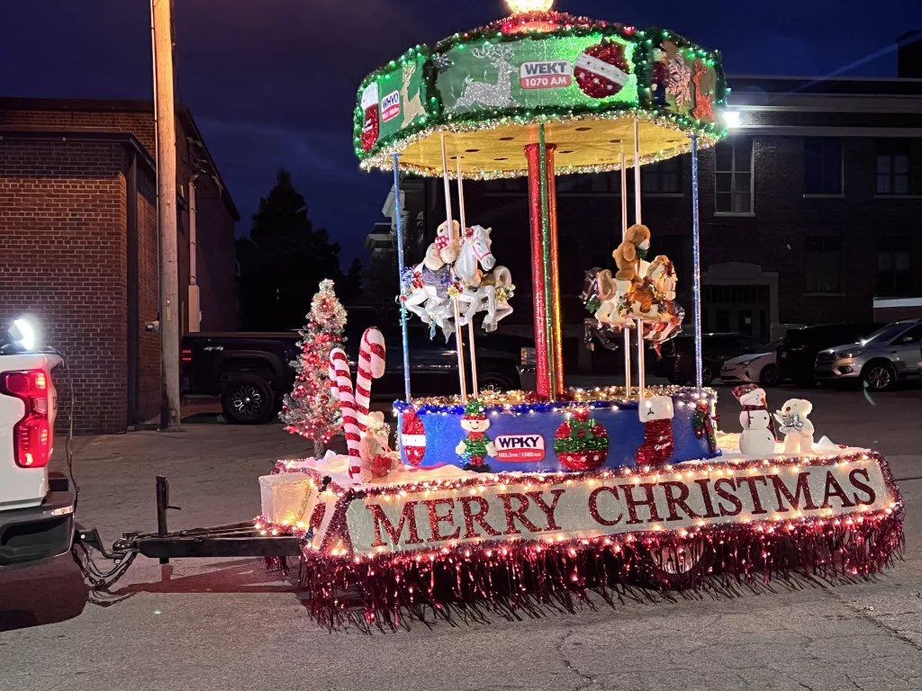 PHOTOS Princeton's 'Merry Melodies of Christmas Parade' WPKY