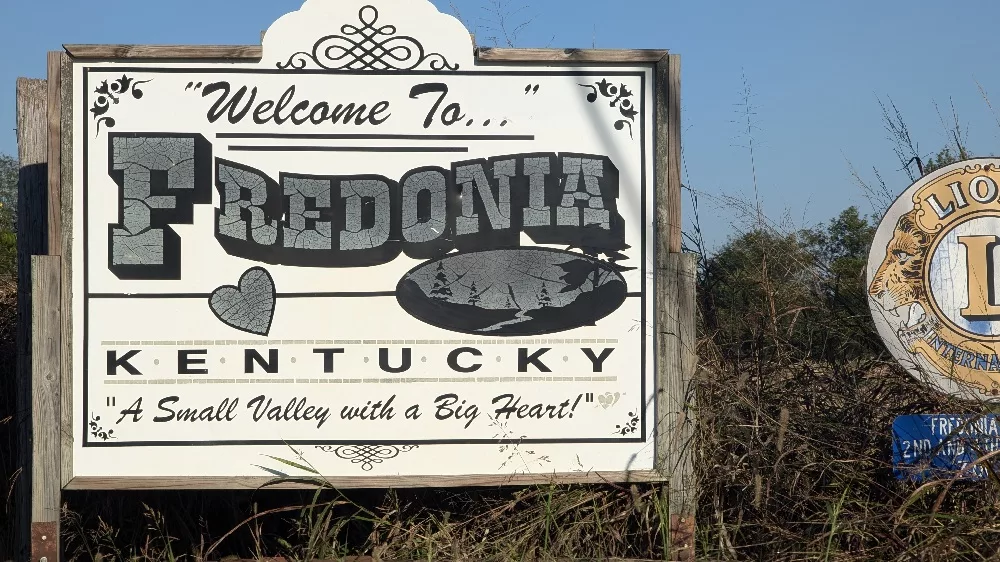 10-03-24-fredonia-signage-2