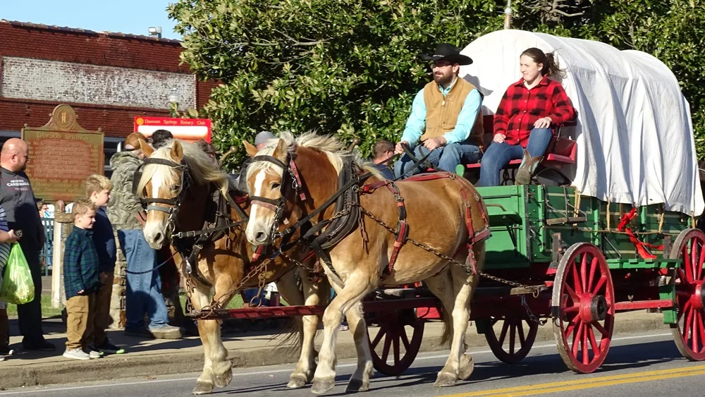 11-24-24-dawson-horse-drawn-christmas-parade-feature