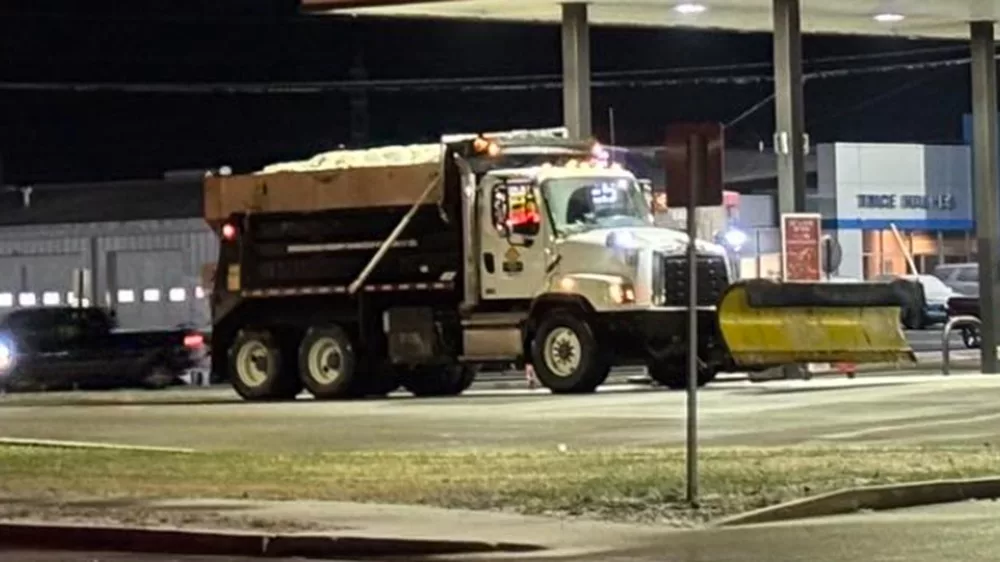 01-06-25-kytc-snow-plow-truck