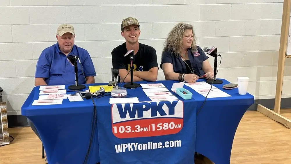 06-06-25-radio-auction-night-4-pic-2