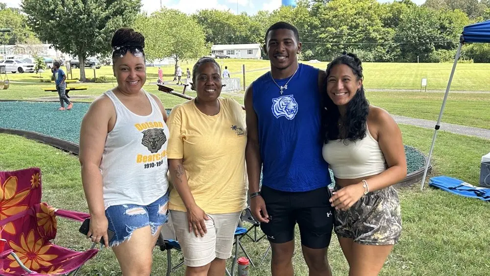 08-09-25-dotson-days-feature-pic