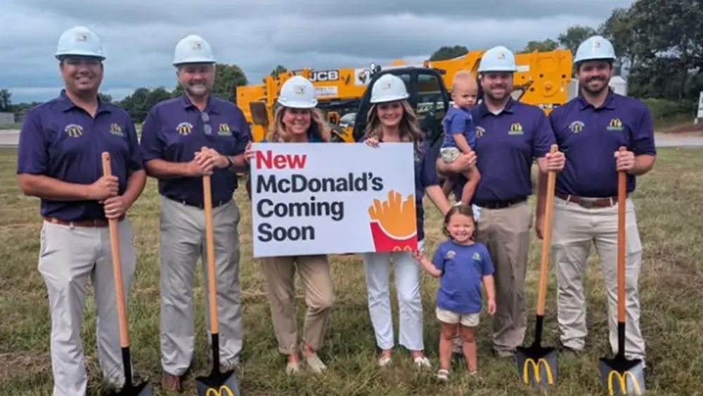 08-04-25-hanson-mcdonalds-groundbreaking-mcenaney-family-mcdonalds-pic
