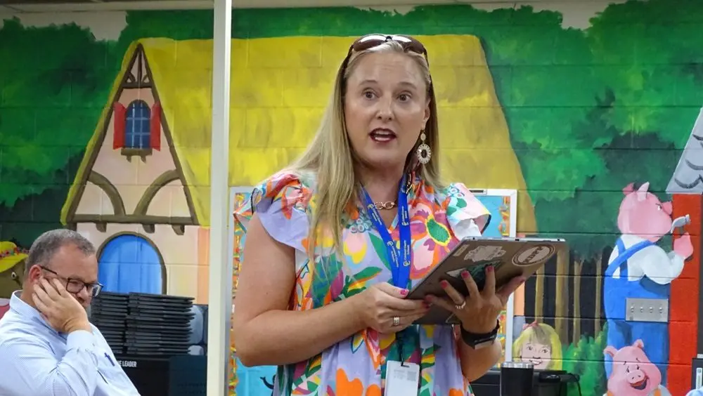 09-16-25-laura-white-feature-pic