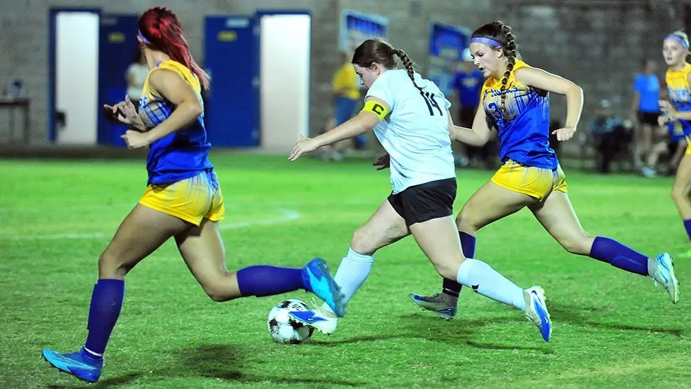 caldwell-lyon-girls-soccer9434