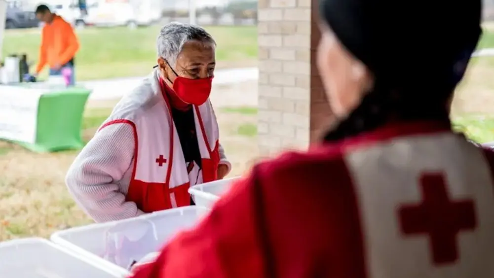 10-15-25-red-cross-volunteers-story-pic