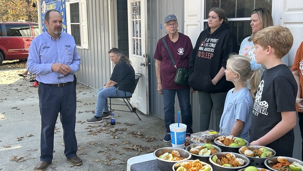Caldwell Animal Shelter Serves Thanksgiving Meal (w/PHOTOS)