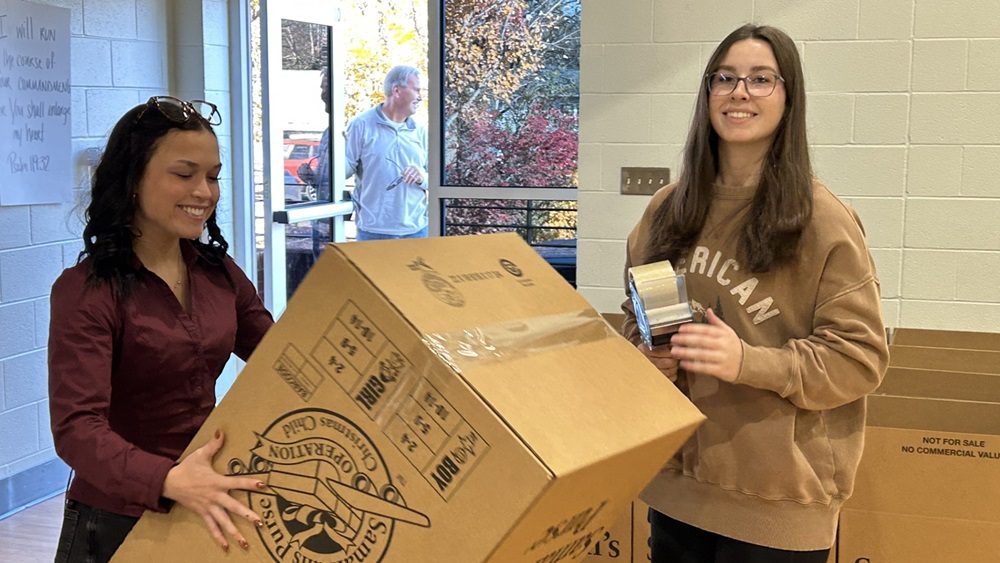 Caldwell County FBLA Students Assist with Child Shoebox Drop Off