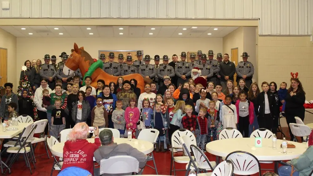 12-22-25-ksp-post-2-shop-with-a-trooper-picture-from-ksppa-chapter-2-shop-with-a-trooper-facebook-page