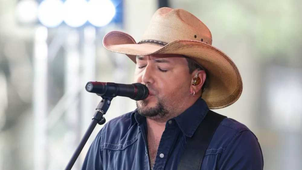 Jason Aldean performs onstage at NBC's 'Today Show' at Rockefeller Plaza July 31^ 2015 in New York City.