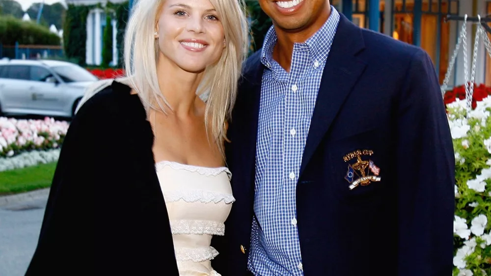 rs_1200x1200-211223104528-1200-tiger_woods_elin_nordegren-gj773011