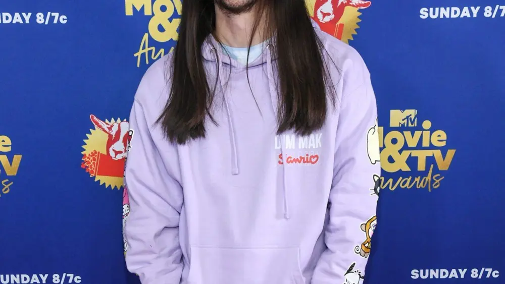 rs_1200x1200-201206143450-1200-steve-aoki-mp640835