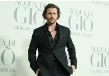 Aaron Taylor Johnson attends the Madrid photocall for "ACQUA DI GIO" By Giorgio Armani at Matadero Madrid on March 07^ 2024 in Madrid^ Spain.